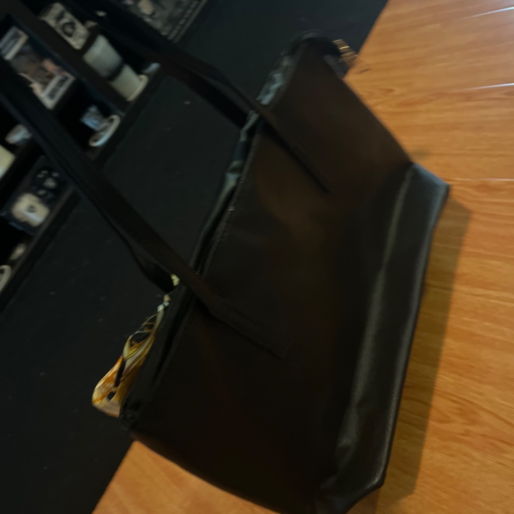 Purse - Picture 2 of 4